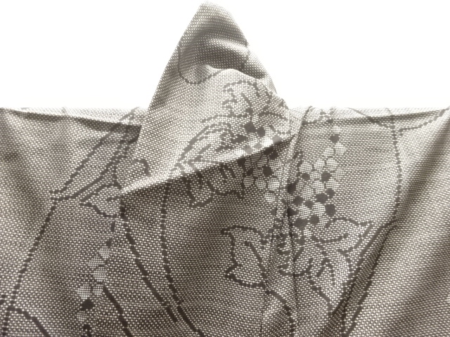  葡萄唐草模様織り出し本場泥大島紬着物(5マルキ)